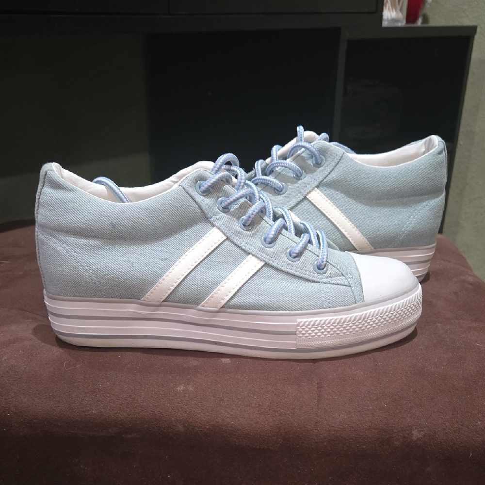 Stylish Blue Canvas Sneakers